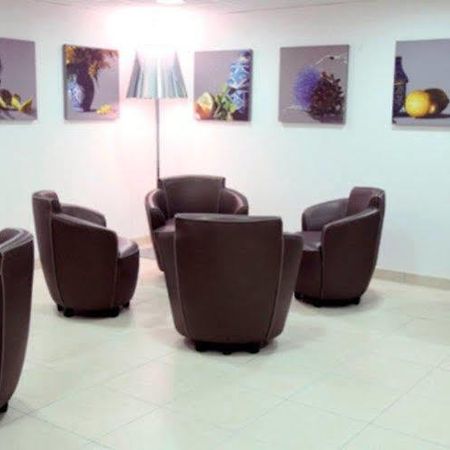 Park And Suites Confort Toulouse Lhers Esterno foto