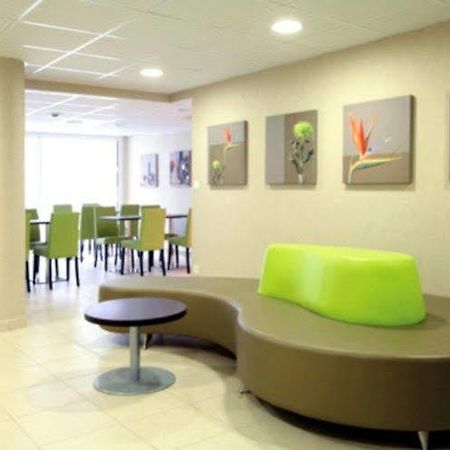 Park And Suites Confort Toulouse Lhers Esterno foto