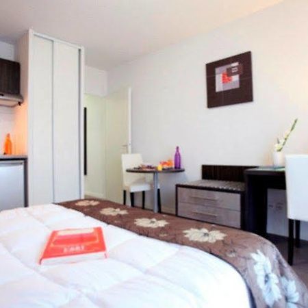 Park And Suites Confort Toulouse Lhers Esterno foto