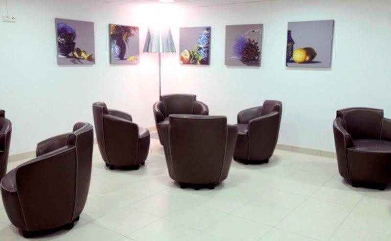 Park And Suites Confort Toulouse Lhers Esterno foto