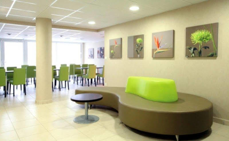 Park And Suites Confort Toulouse Lhers Esterno foto