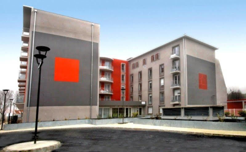 Park And Suites Confort Toulouse Lhers Esterno foto