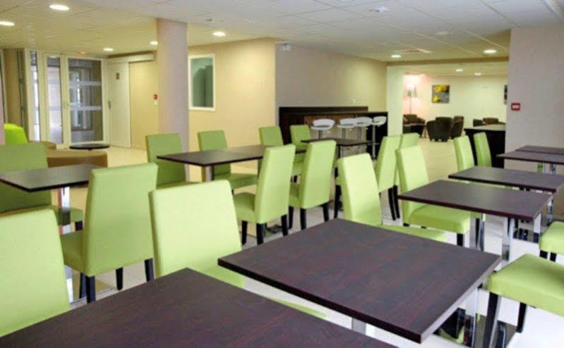 Park And Suites Confort Toulouse Lhers Esterno foto